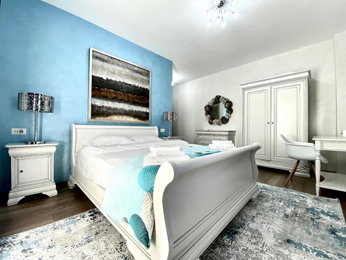 White Dream Penthouse With Jacuzzi Apartment Brasov Exterior photo