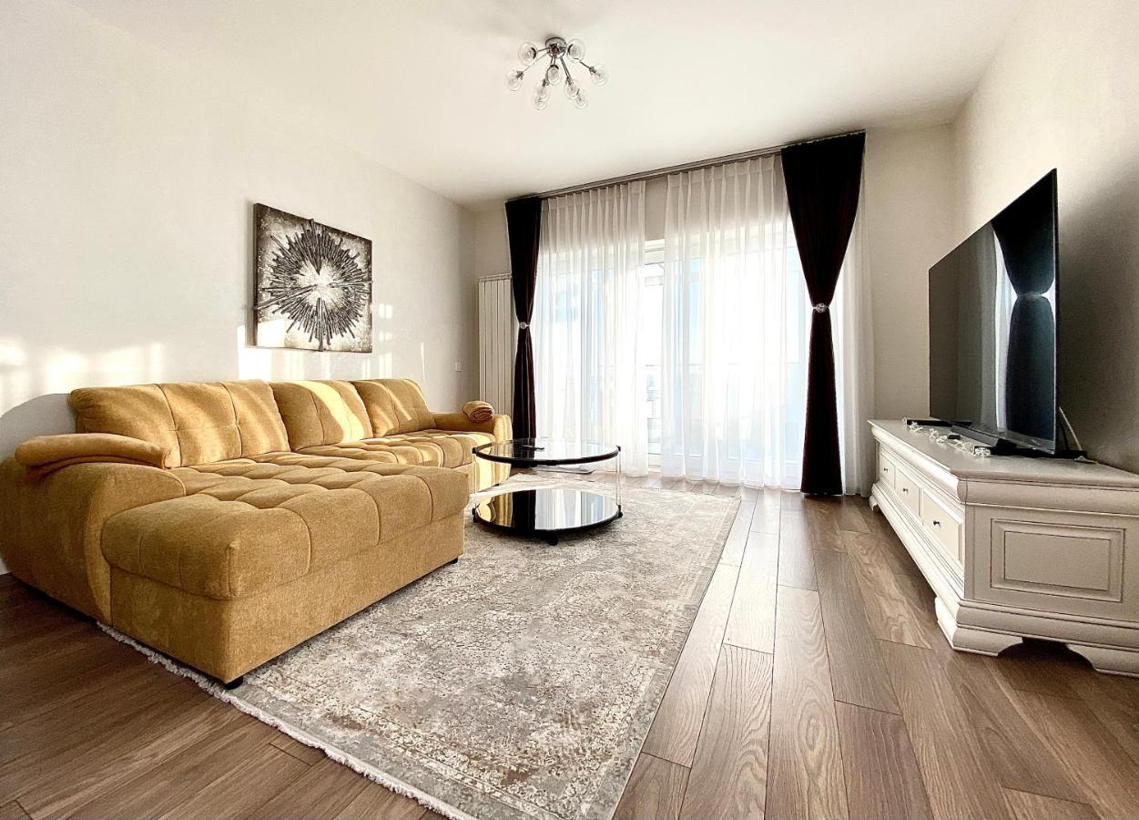 White Dream Penthouse With Jacuzzi Apartment Brasov Exterior photo