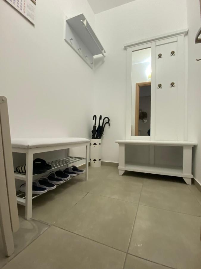 White Dream Penthouse With Jacuzzi Apartment Brasov Exterior photo